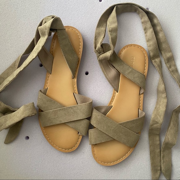 Old Navy Taupe Strappy Sandals - Picture 3 of 3